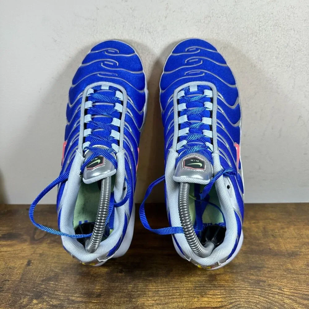 Nike Women’s Blue Pink Accent Athletic Sneakers